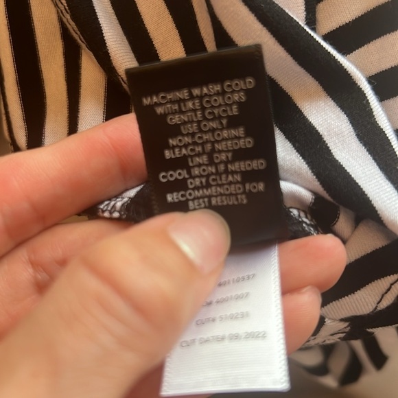 NWT Torrid Women's Black and White plus size Dress Size : 1X - Picture 12 of 12